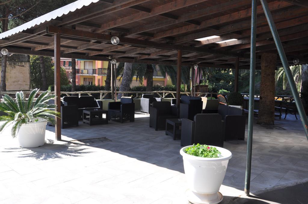 Hotel Residence Moneglia Buitenkant foto