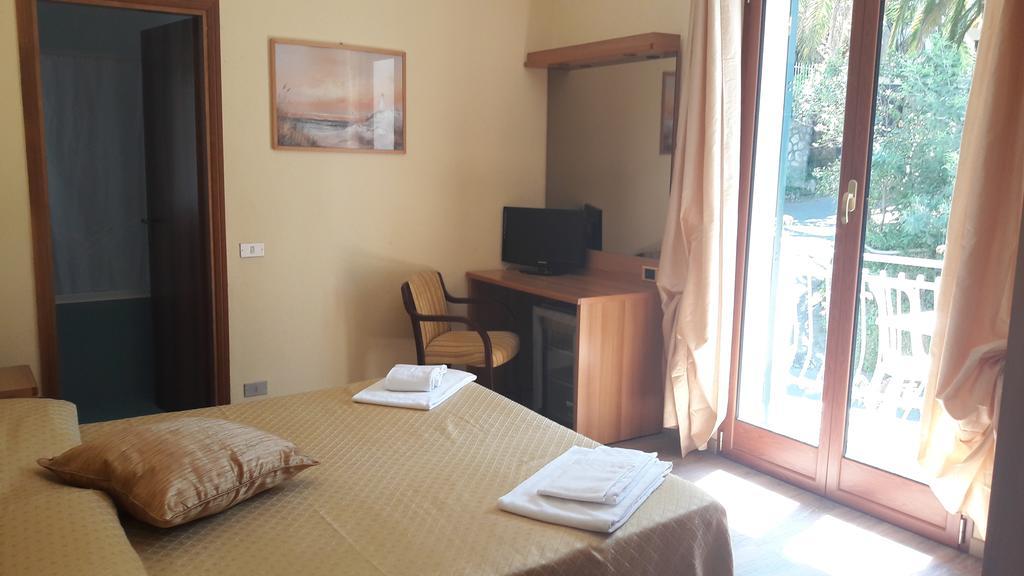 Hotel Residence Moneglia Buitenkant foto
