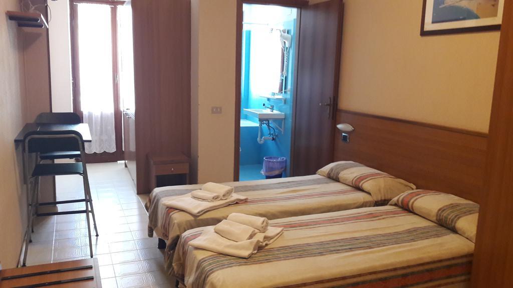 Hotel Residence Moneglia Buitenkant foto