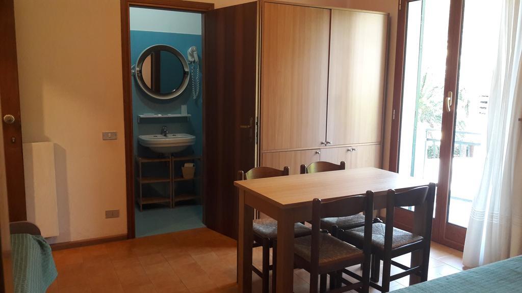 Hotel Residence Moneglia Buitenkant foto